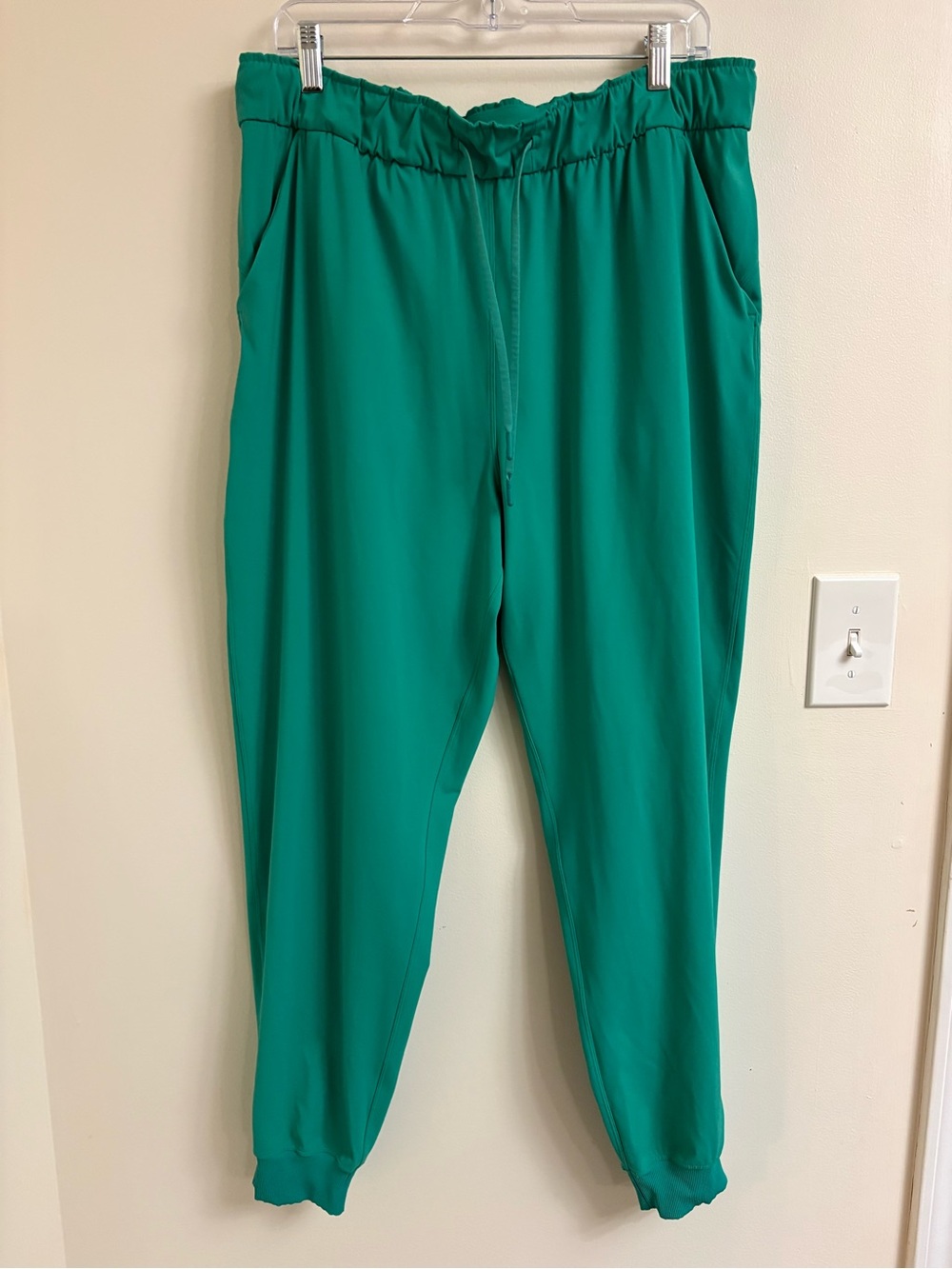 Lululemon Stretch High-Rise Jogger Kelly Green Size 14 Large Ath Travel Pant EUC